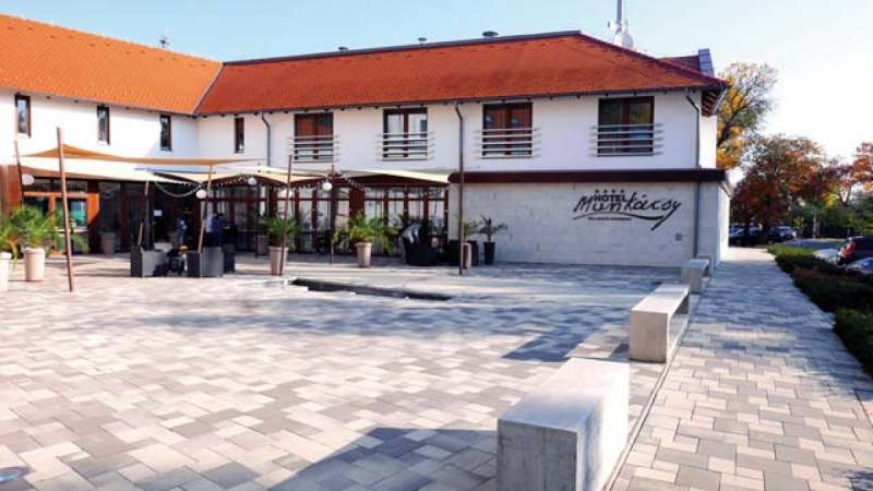 Frühwald Suave Barna melír térkő - 5970 Ft/m2