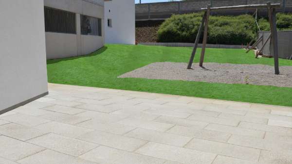 Frühwald Tiziano kombi térkő