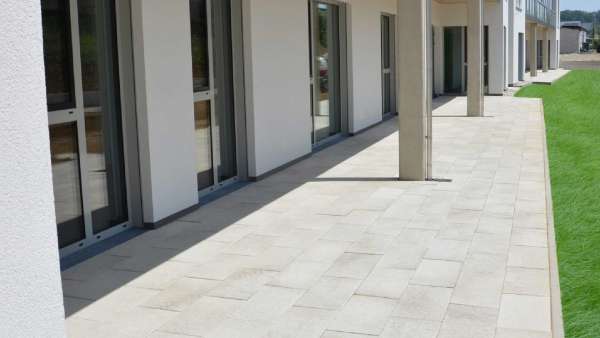 Frühwald Tiziano kombi térkő